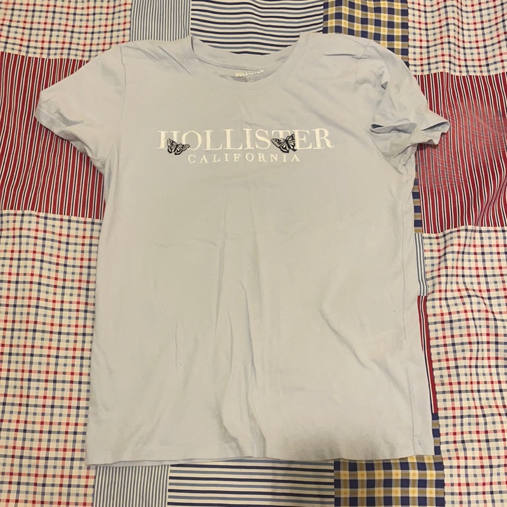 Hollister tee
